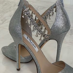 NWOT Nina “Bling” Evening Stiletto Sandals